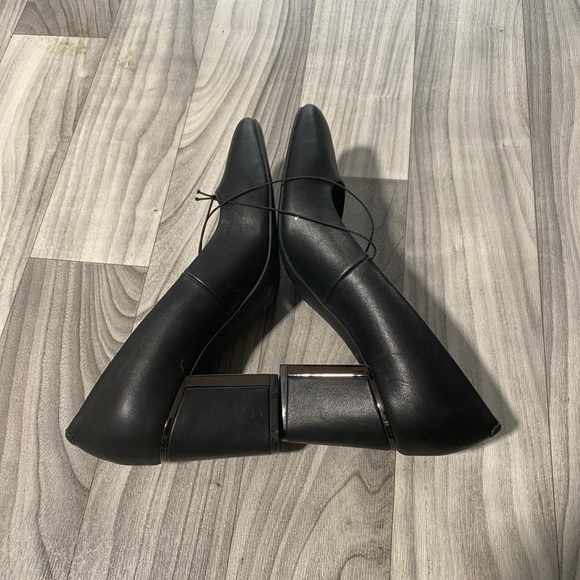 New Andrew Marc New York - Black Square Toe Pumps - Size 7.5 Crimson T14 J-23 - Picture 4 of 7